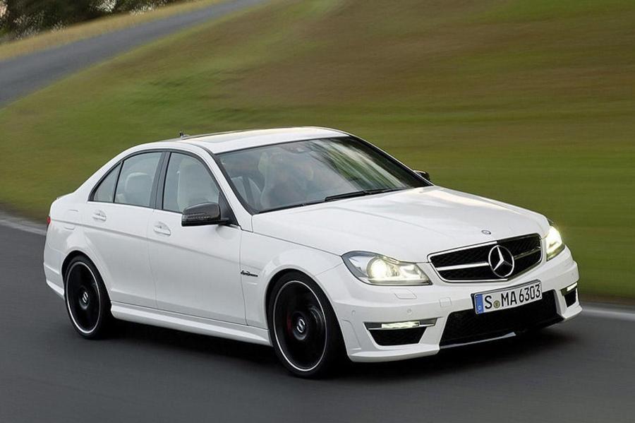  Mercedes-Benz C63 AMG 2012 года  (фото 29 из 40)